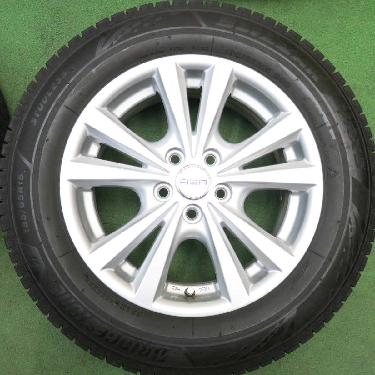 バリ溝！22年！キレイ！9.5分★ワーゲン ポロ 等 AGA Dorf 185/65R15 スタッドレス ブリヂストン ブリザック VRX3 ドルフ 15インチ PCD100/5H★6042610HAス