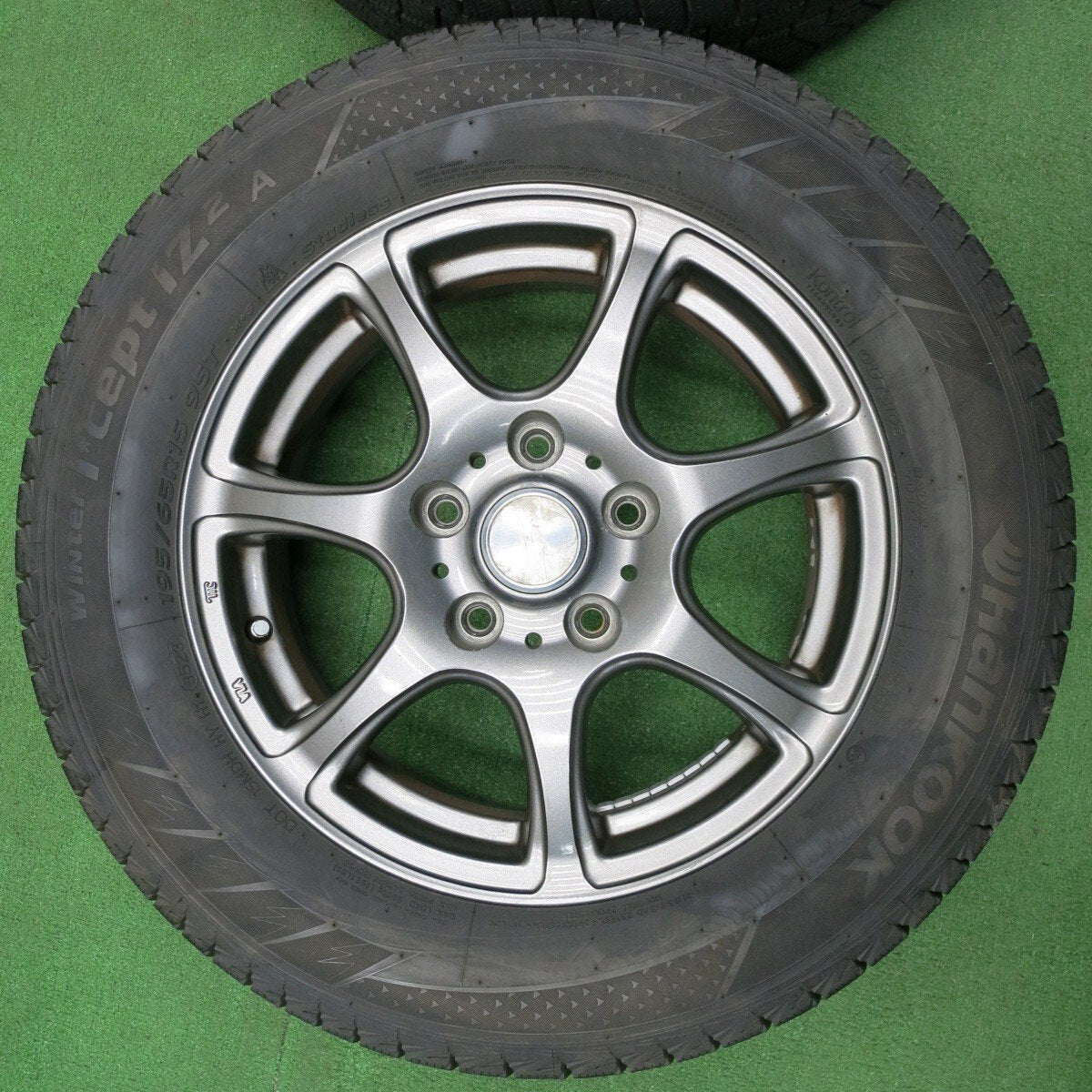 バリ溝！23年！ほぼ10分★スタッドレス 195/65R15 ハンコック ウインター アイセプト IZ2A E Sprine 15インチ PCD114.3/5H★5011901NJス