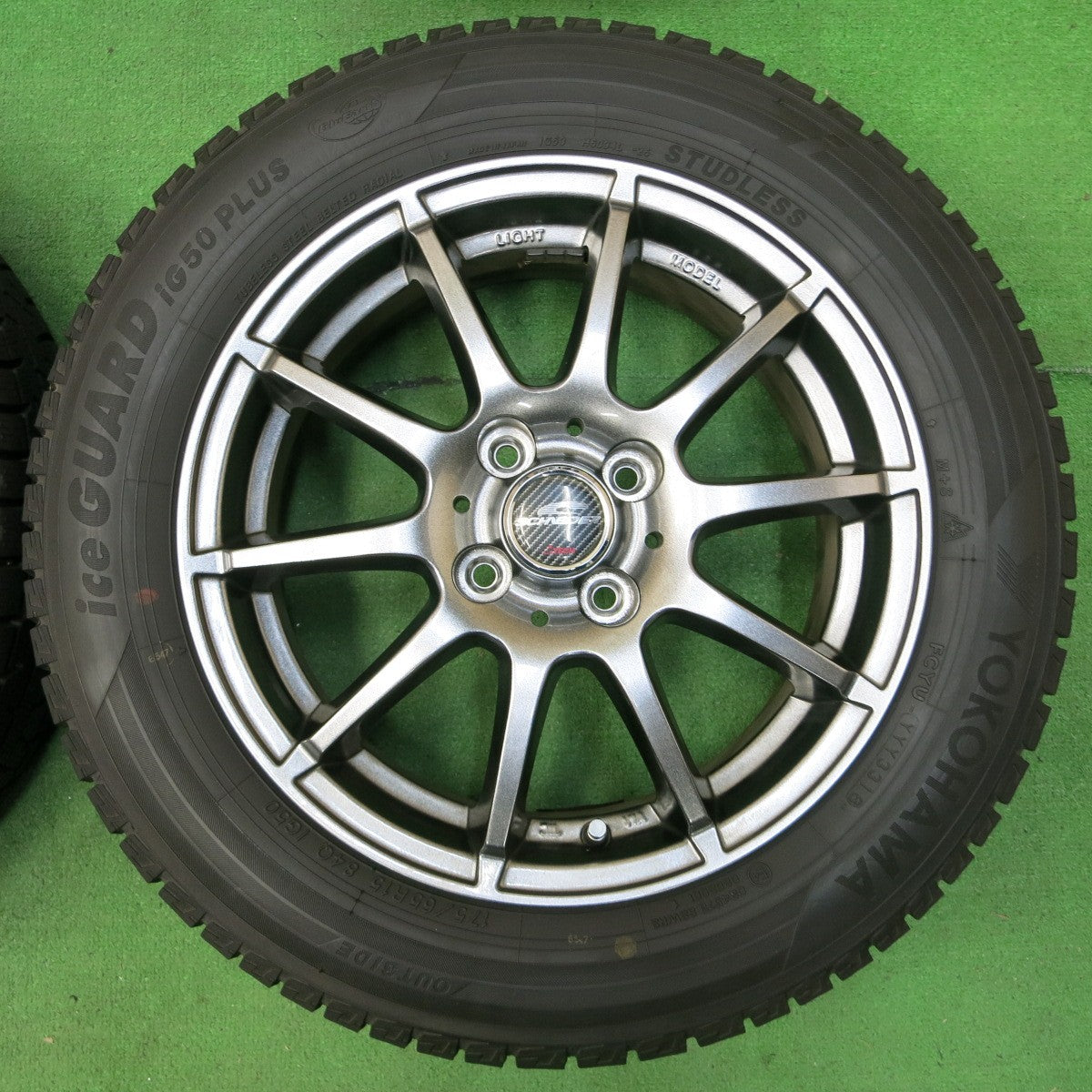 *送料無料* 超バリ溝！キレイ！ほぼ10分★スタッドレス 175/65R15 ヨコハマ アイスガード iG50 プラス SCHNEIDER ATECH シュナイダー PCD100/4H★4053103イス