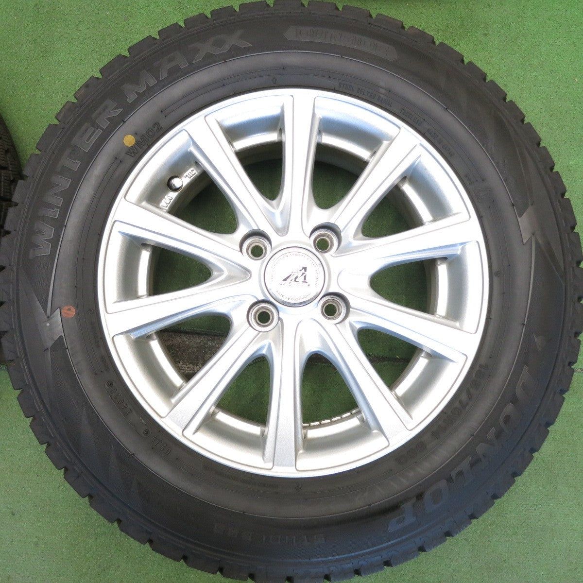 バリ溝！キレイ！9.5分◎スタッドレス 185/70R14 ダンロップ ウインターマックス WM02 AZ SPORTS AZスポーツ 14インチ PCD100/4H◎6080204HAス