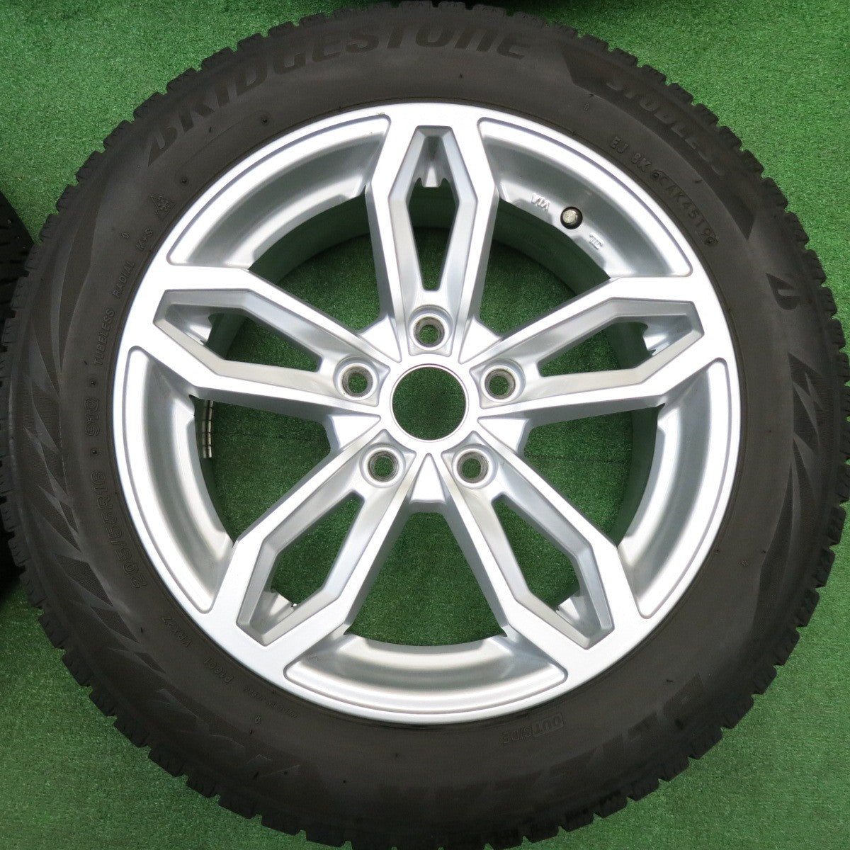 バリ溝！8.5分★MINI ミニ クラブマン 等 AGA Welt 205/55R16 スタッドレス ブリヂストン ブリザック VRX2 16インチ PCD112/5H★5110815HAス