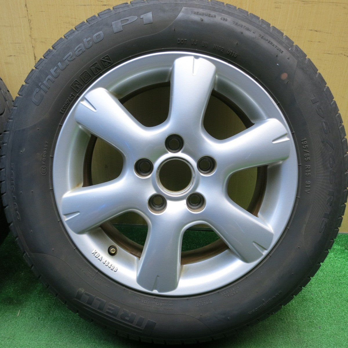 4本価格★ワーゲン ゴルフ 純正 195/65R15 ピレリ Cinturato P1 15インチ PCD112/5H★5042701HAノ