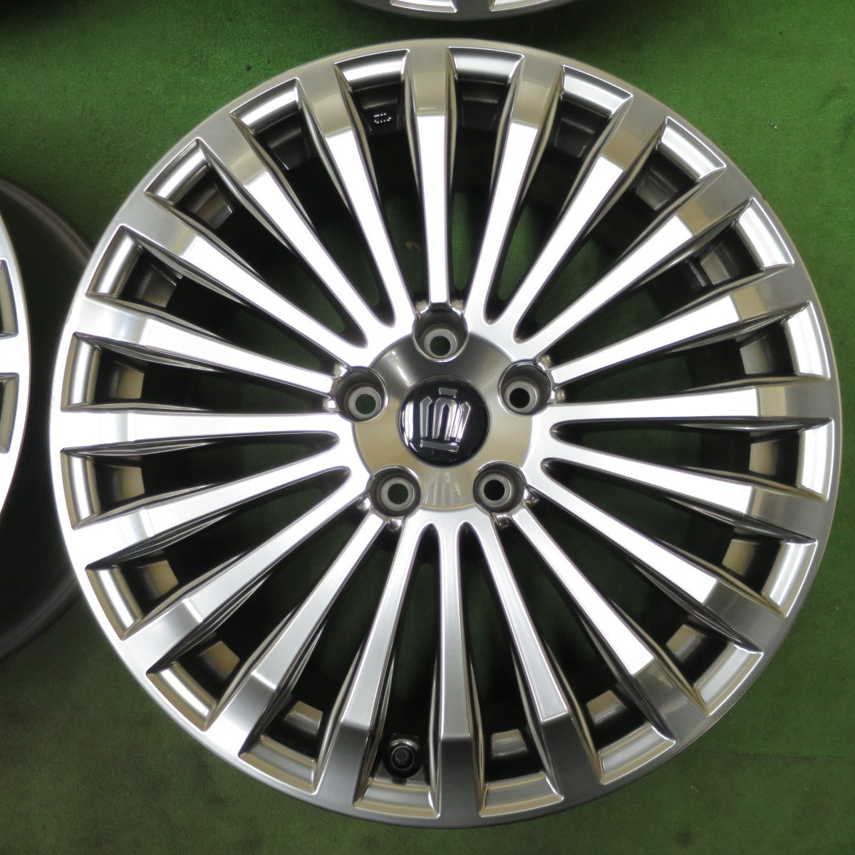新車外し★トヨタ 30系 クラウン セダン 純正 ホイール 19インチ 19×8J PCD120/5H★6060503NGホ