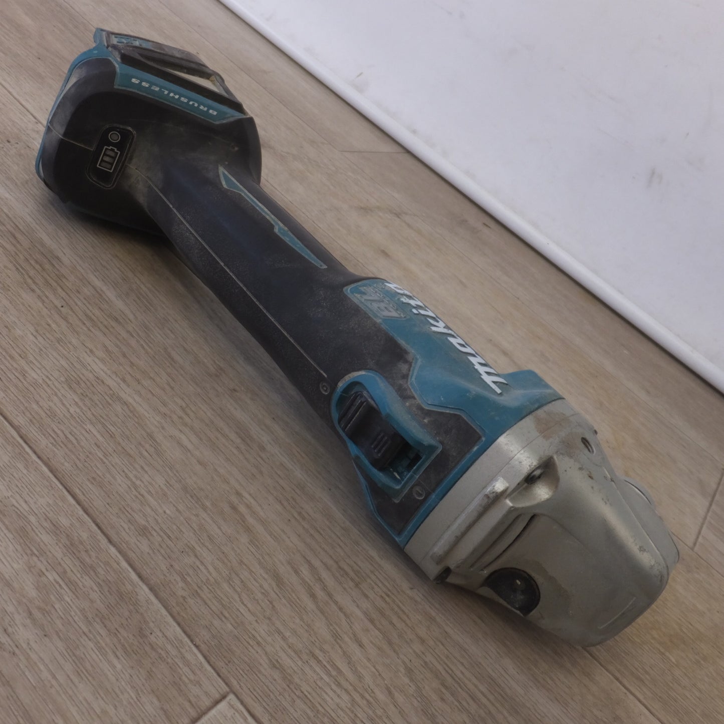 [送料無料] ★マキタ makita 100mm 充電式ディスクグラインダ GA404D 18V 本体のみ★