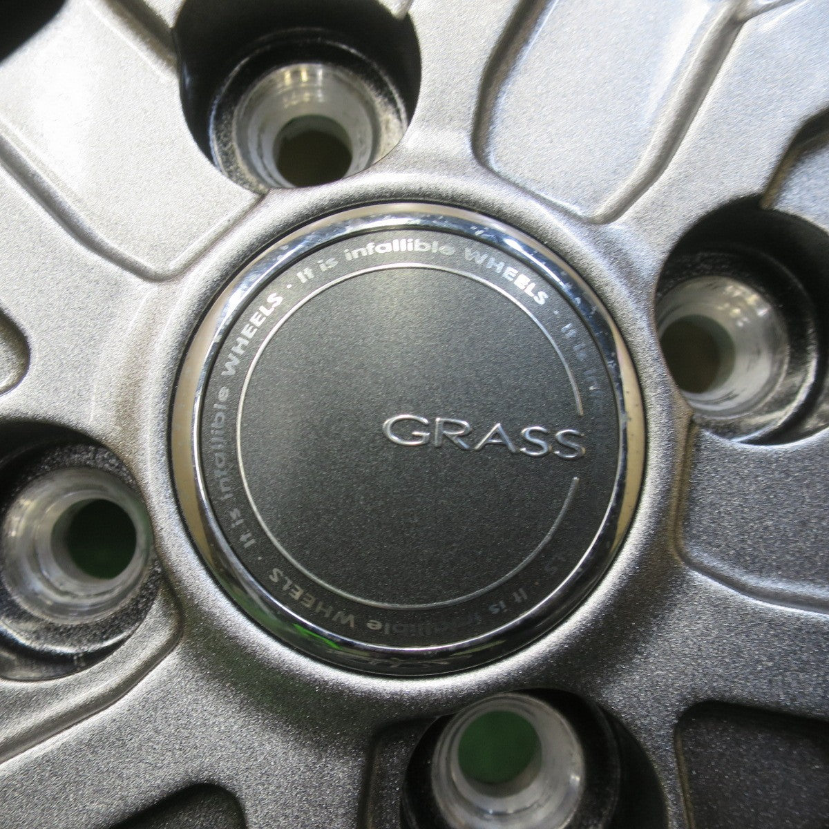 バリ溝！25年！キレイ！ほぼ10分◎スタッドレス 145/80R13 ヨコハマ アイスガード iG70 GRASS グラス 13インチ PCD100/4H◎6100805イス