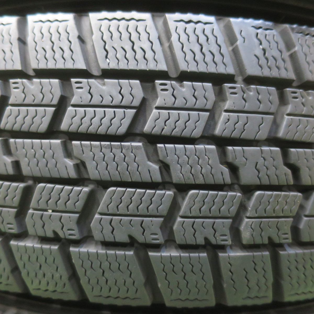 バリ溝！8.5分◎スタッドレス 155/65R14 グッドイヤー アイスナビ7 ravrion RS01 ラブリオン 14インチ PCD100/4H◎6101606イス