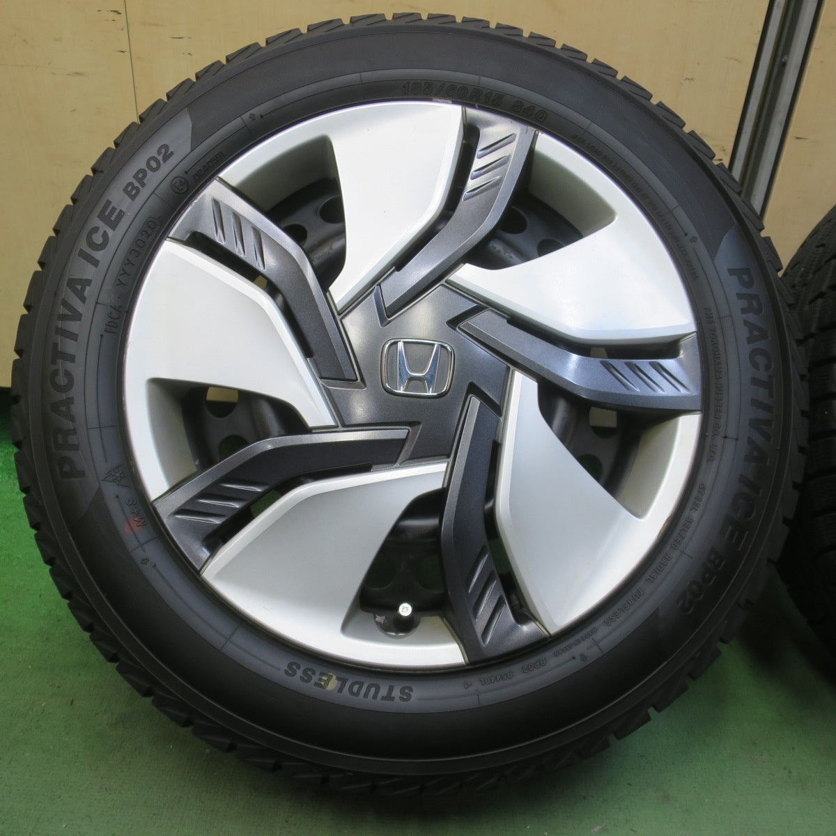 バリ溝！9分◎ホンダ GP5 GP6 フィット 純正 スチール 185/60R15 スタッドレス プラクティバ アイス BP02 ヨコハマ 15インチ PCD114.3/4H◎6092503イス