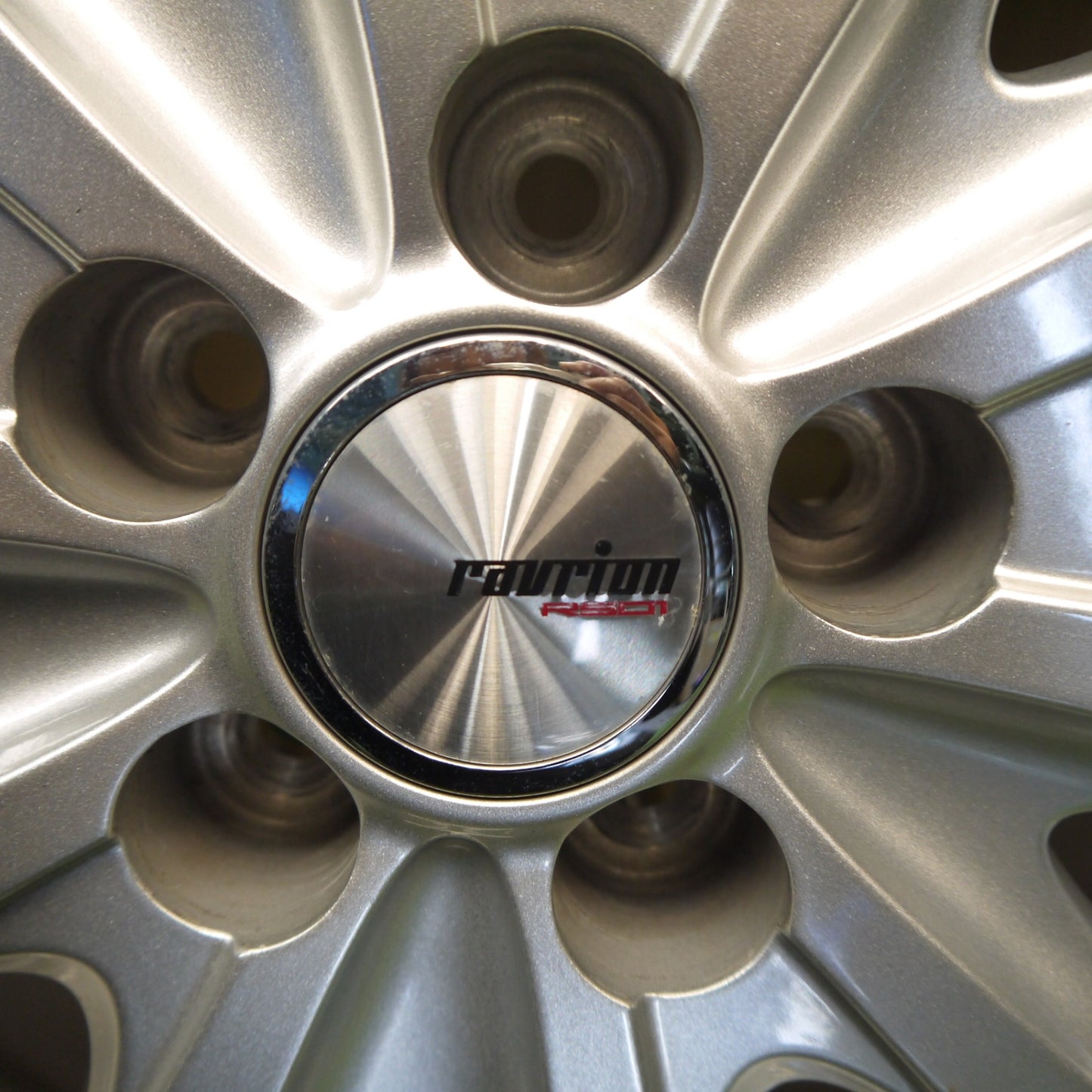 バリ溝！キレイ！9.5分★プリウス 等 195/65R15 スタッドレス トーヨー オブザーブ ガリット GIZ ravrion RS01 ラブリオン 15インチ PCD100/5H★6042811Hス