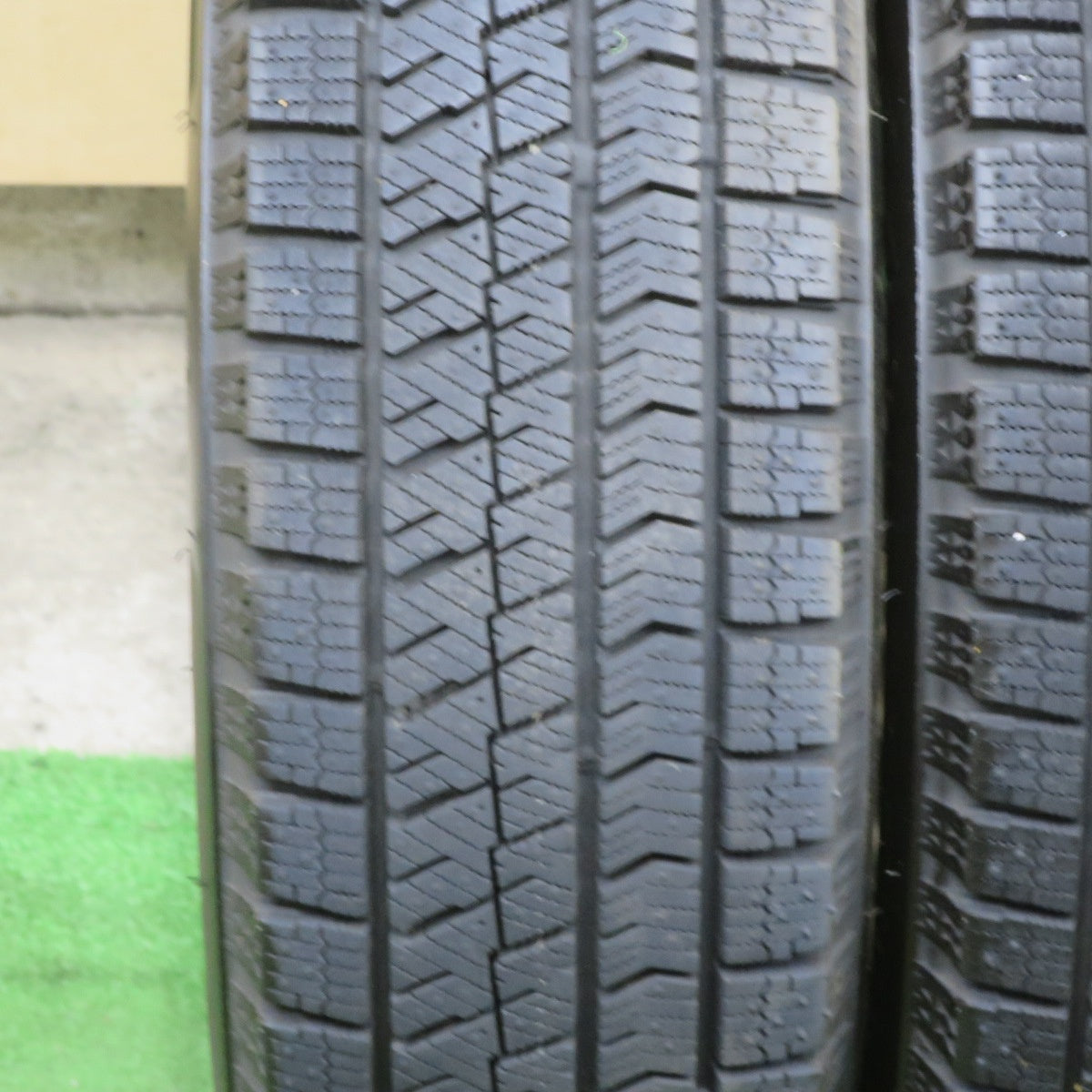 バリ溝！23年！キレイ！9.5分以上★スタッドレス 165/65R14 ブリヂストン ブリザック VRX2 AXEL アクセル 14インチ ハスラー フレアクロスオーバー 等 PCD100/4H★6022006TTス