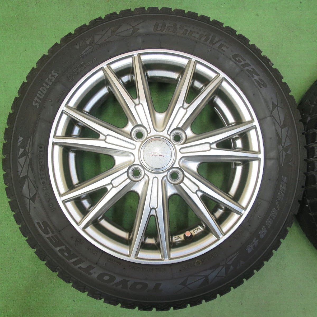 キレイ！21年★スタッドレス 165/65R14 トーヨー オブザーブ GIZ2 VELVA KEVIN ヴェルヴァ 14インチ ソリオ ハスラー 等 PCD100/4H★5042407イス