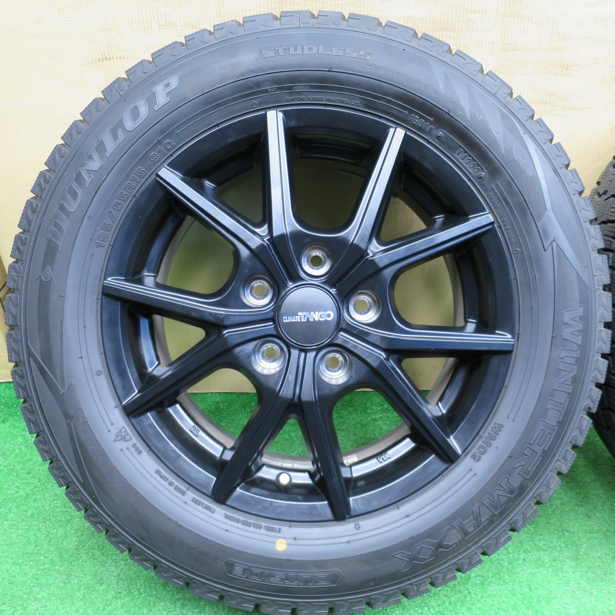バリ溝！22年！キレイ！ほぼ10分★スタッドレス 195/65R15 ダンロップ ウインターマックス WM02 CLIMATE TANGO クライメイト タンゴ 15インチ PCD114.3/5H★6011502NKス