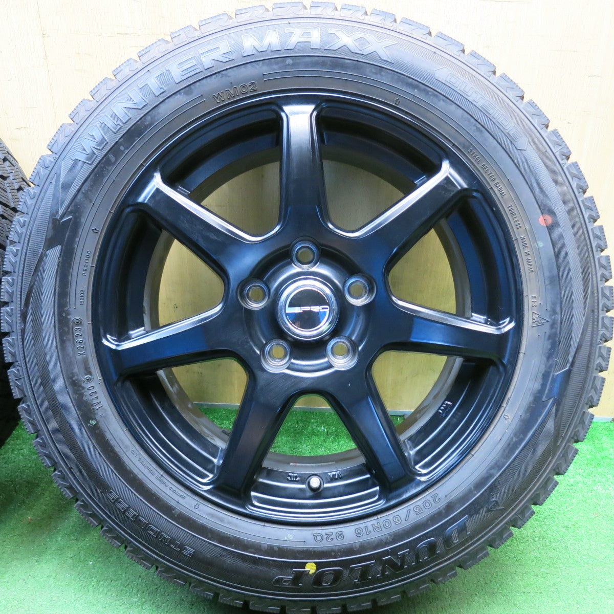 バリ溝！23年！9.5分以上◎スタッドレス 205/60R16 ダンロップ ウインターマックス WM02 PRD 社外 アルミ 16インチ PCD114.3/5H◎6090301HAス