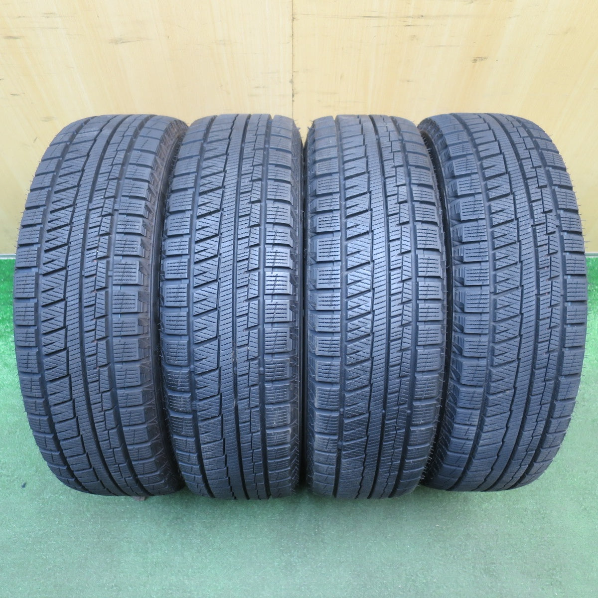 バリ溝！22年！キレイ！9.5分以上★スタッドレス 165/65R15 グリップマックス グリップアイス X LM SPORT LM-10R LMスポーツ 15インチ PCD100/4H★6021801NJス