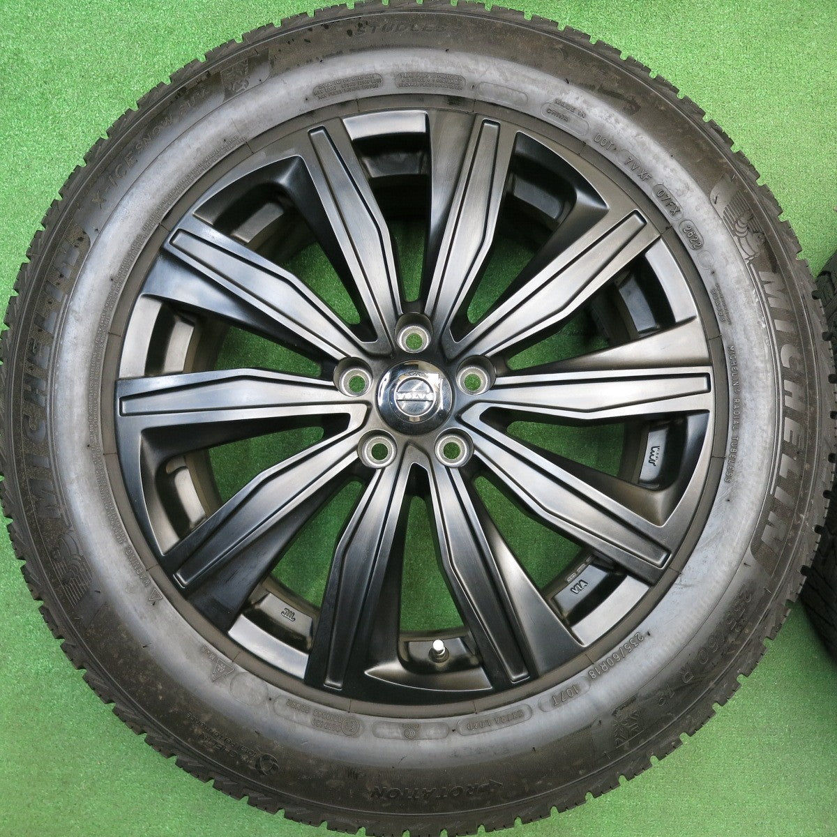 バリ溝！22年！キレイ！9分★ボルボ 等 EURO ZWEI FK-10 235/60R18 スタッドレス ミシュラン X-ICE SNOW SUV ユーロ ツヴァイ 18インチ PCD108/5H★5121109HAス