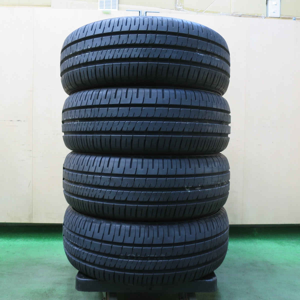 未使用！21年★205/55R16 ダンロップ エナセーブ EC204 タイヤ 16インチ プリウス ウィッシュ レガシィ ノア ヴォクシー インプレッサ 等★5112114イノタ