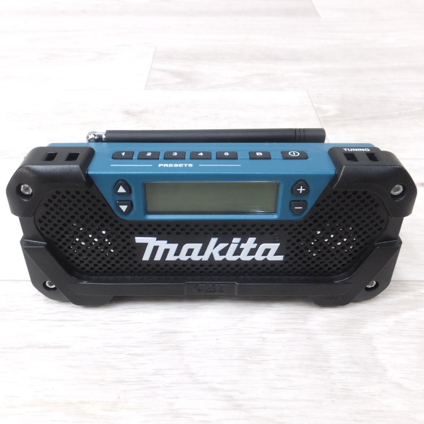 [送料無料] 美品◆マキタ 充電式 ラジオ MR052 本体のみ 10.8V 現場◆