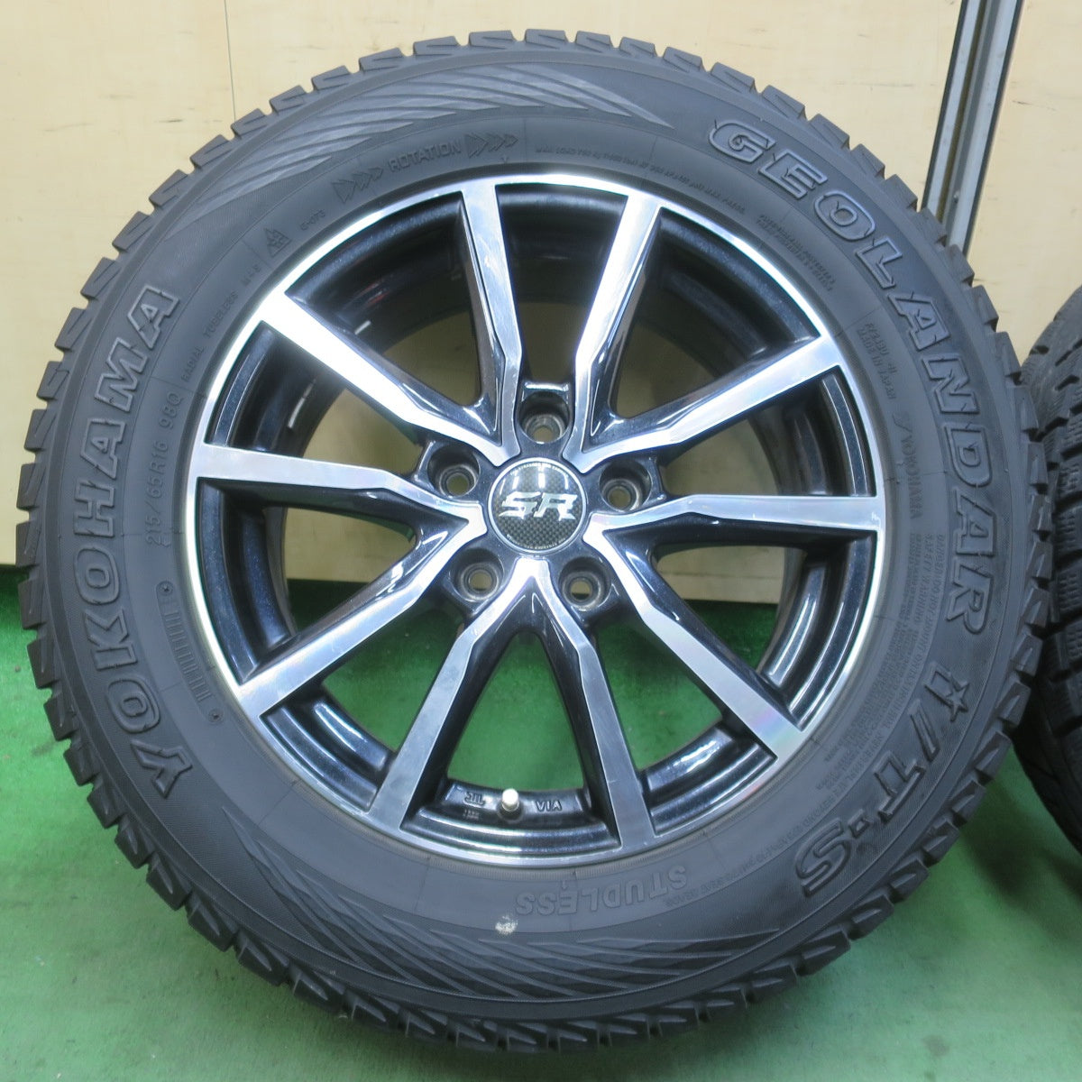 バリ溝！9.5分★スタッドレス 215/65R16 ヨコハマ ジオランダー i/T-S STRANGER ストレンジャー 16インチ PCD114.3/5H★6020401イス