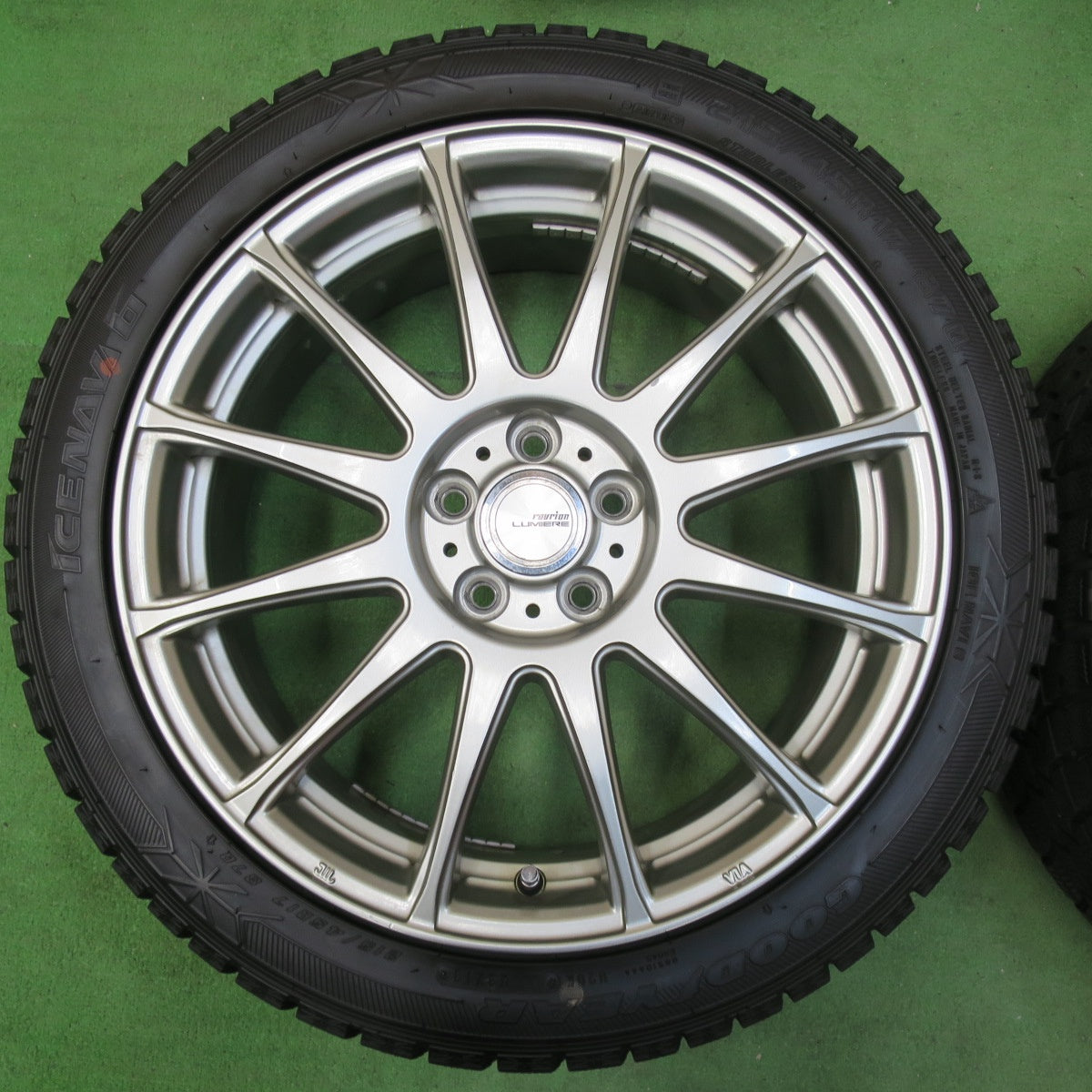 [送料無料] バリ溝！9分★プリウス 等 215/45R17 スタッドレス グッドイヤー アイスナビ6 ravrion LUMIERE ラブリオン 17インチ  PCD100/5H★5011704イス