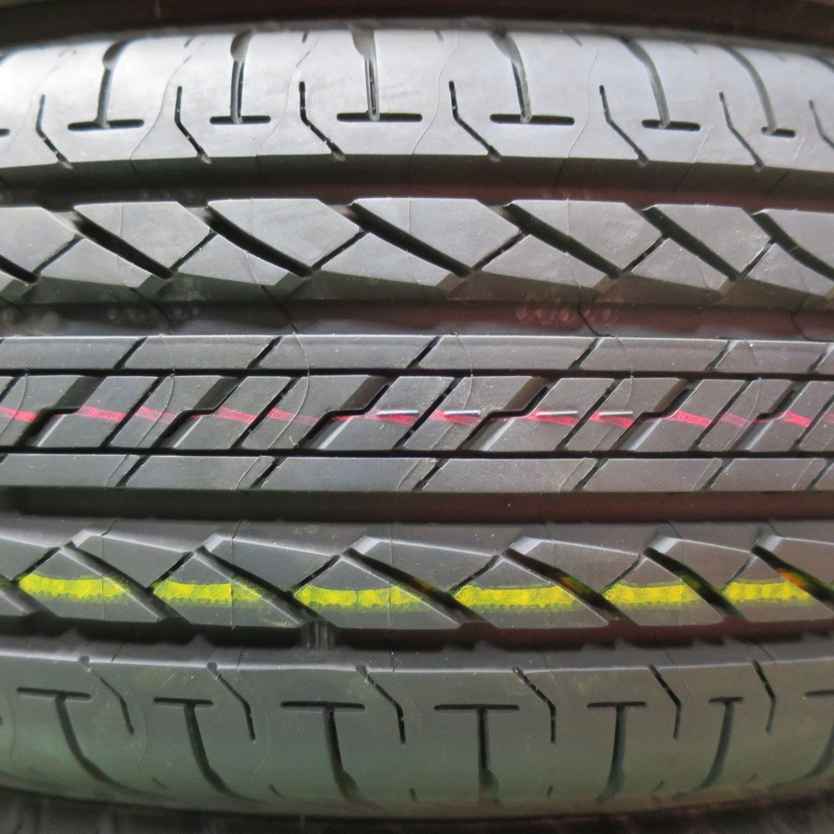 [送料無料] 新車外し！24年★ジムニー 等 175/80R16 ブリヂストン デューラー H/L 852 タイヤ 16インチ★4120604イノタ