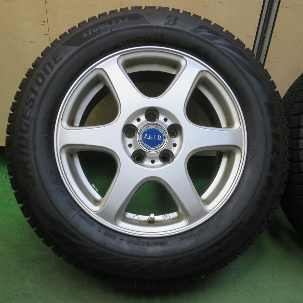 バリ溝！22年！9分★プリウス 等 195/65R15 スタッドレス ブリヂストン ブリザック VRX2 FEID フェイド 15インチ PCD100/5H★6051006イス