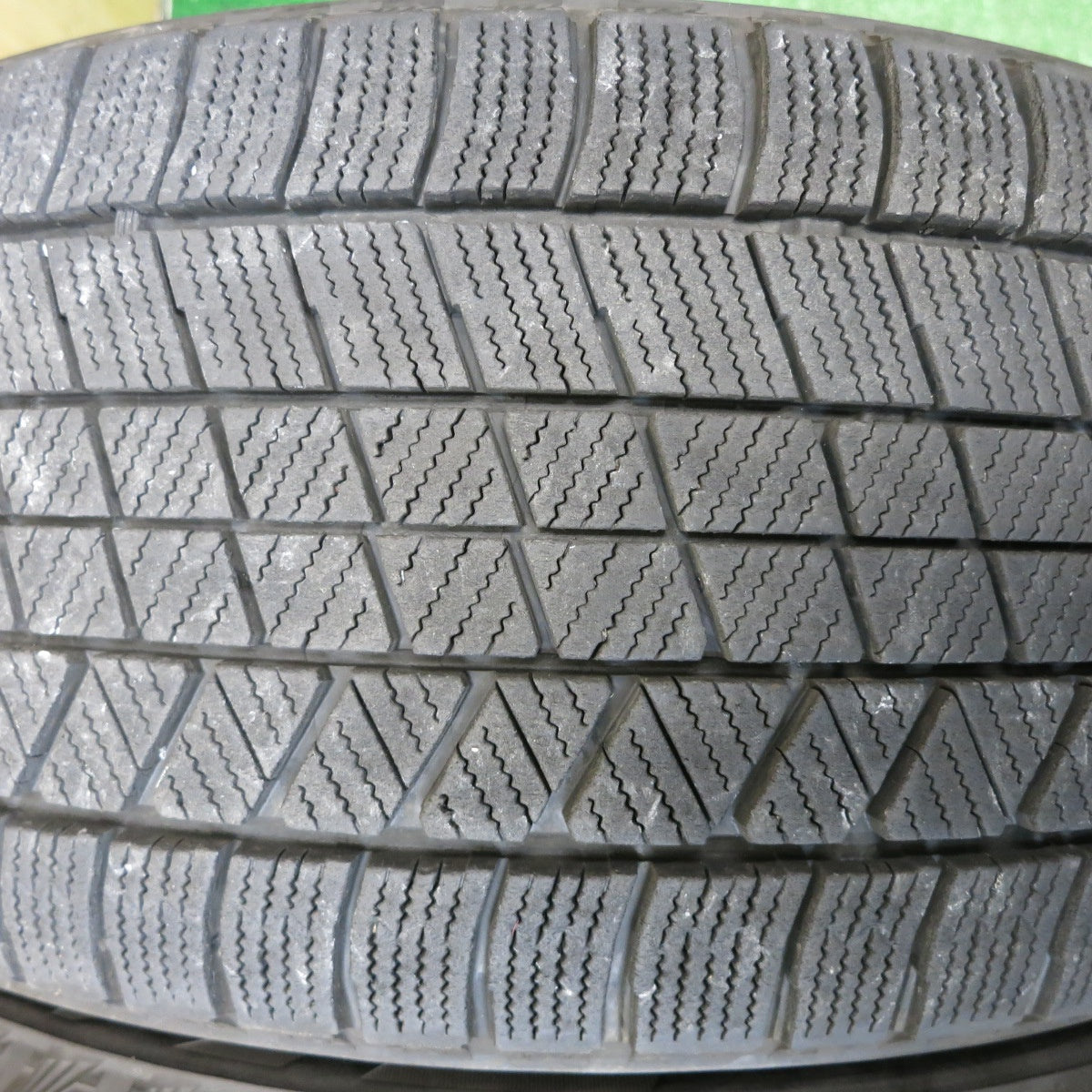 バリ溝！21年！9分★BMW 等 MAK FAHR 225/50R17 スタッドレス ブリヂストン ブリザック VRX3 ファー 17インチ PCD112/5H★5121312HAス