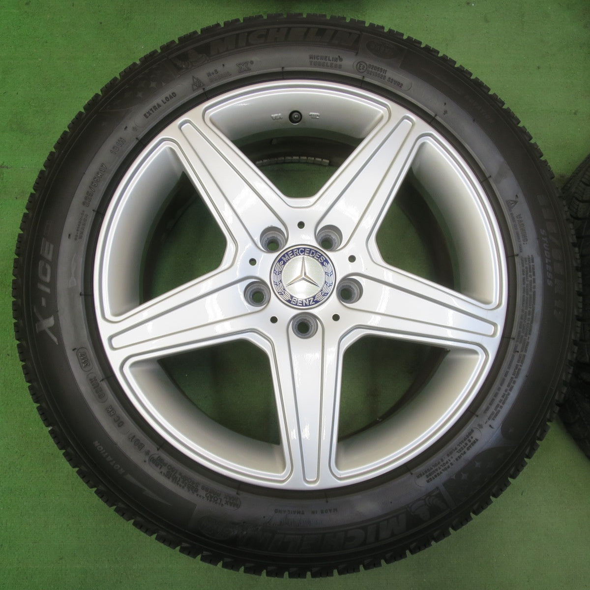 バリ溝！キレイ！9.5分★ベンツ 等 AGA Burg 225/55R17 スタッドレス ミシュラン X-ICE XI3 17インチ ブルグ PCD112/5H★5080604イス