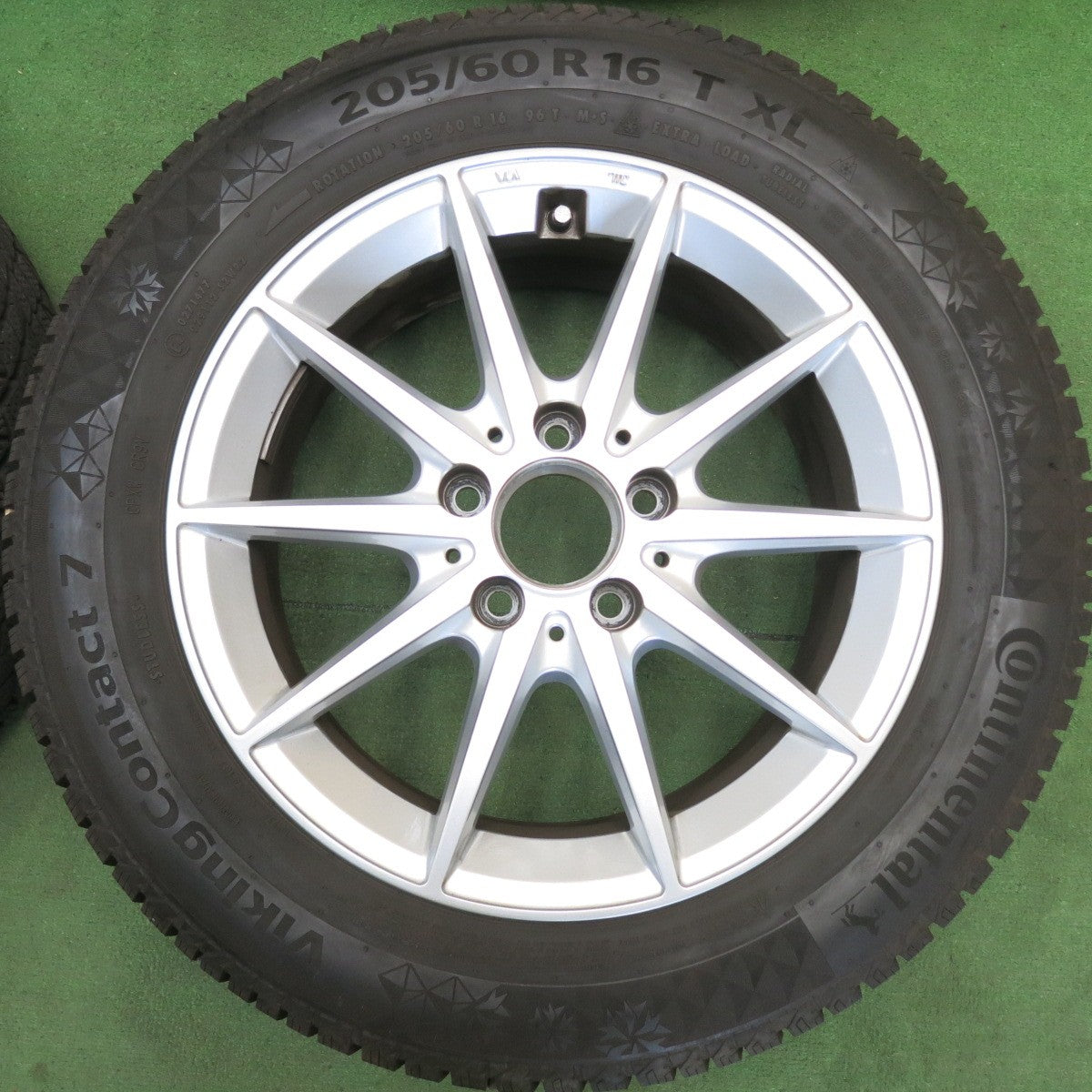 バリ溝！キレイ！9.5分以上◎ベンツ 等 EuroForsch 205/60R16 スタッドレス コンチネンタル バイキングコンタクト7 ユーロフォルシュ 16インチ PCD112/5H◎6061405HAス