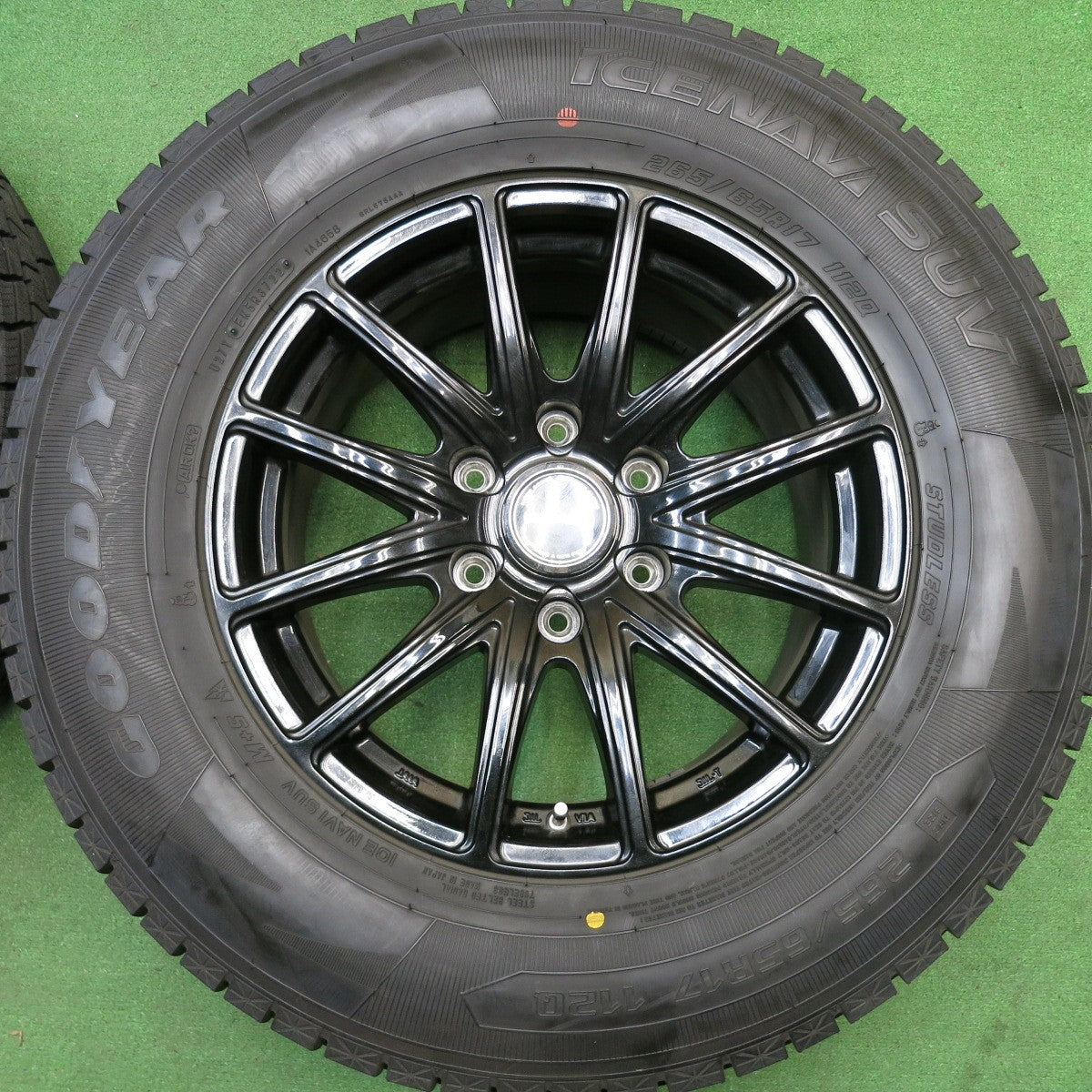 ほぼ未使用！22年！キレイ★スタッドレス 265/65R17 グッドイヤー アイスナビ SUV BISON BN-01 バイソン 17インチ PCD139.7/6H★6011709HAス