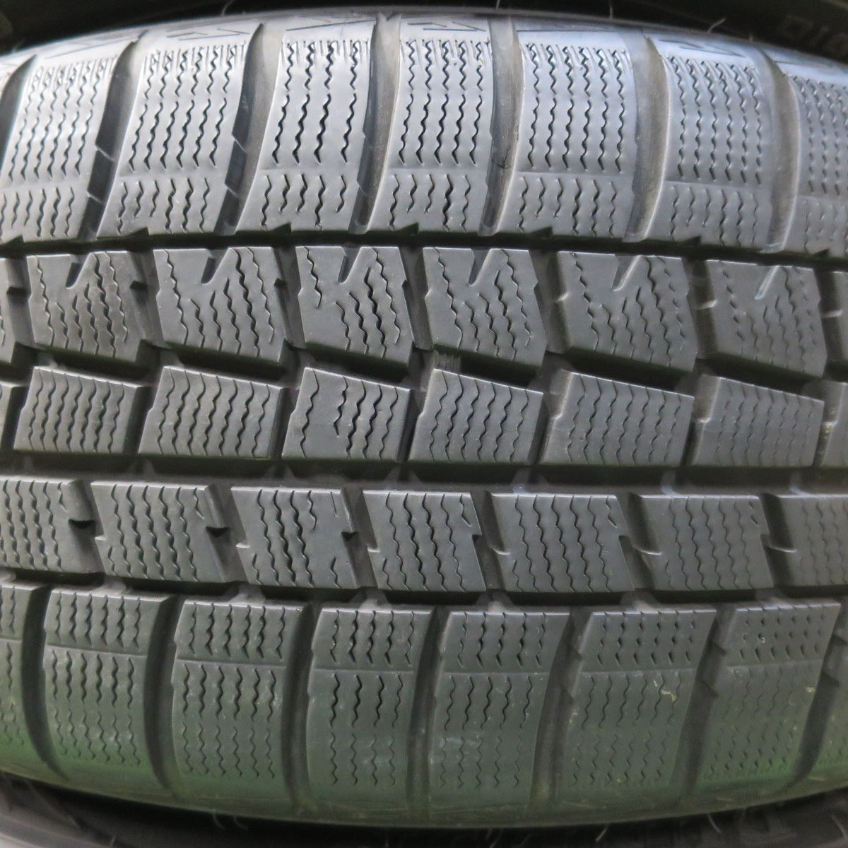 [送料無料] バリ溝！キレイ！9.5分★BMW 等 KELLENERS 225/50R17 スタッドレス ダンロップ ウインターマックス WM01 DSST 17インチ ケレナーズ PCD120/5H★5012706イス