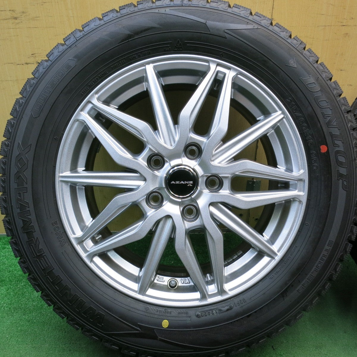 タイヤほぼ未使用！22年！キレイ★スタッドレス 215/60R16 ダンロップ ウインターマックス WM02 AZANE JL アザーネ 16インチ PCD114.3/5H★5071906HAス