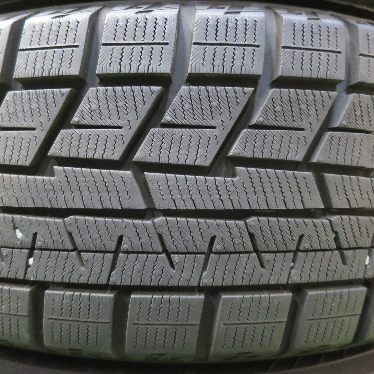 バリ溝！23年！キレイ！ほぼ10分★スタッドレス 195/60R16 ヨコハマ アイスガード iG60 TEAD テッド 16インチ PCD114.3/5H★6011903イス