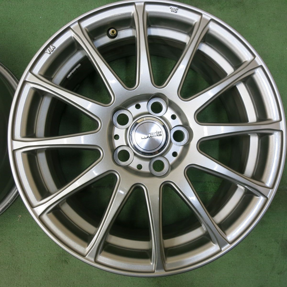 [送料無料] キレイ★プリウス 等 ravrion LUMIERE weds ラブリオン ウェッズ 15インチ ホイール 15×6.5J PCD100/5H★5032501SYホ