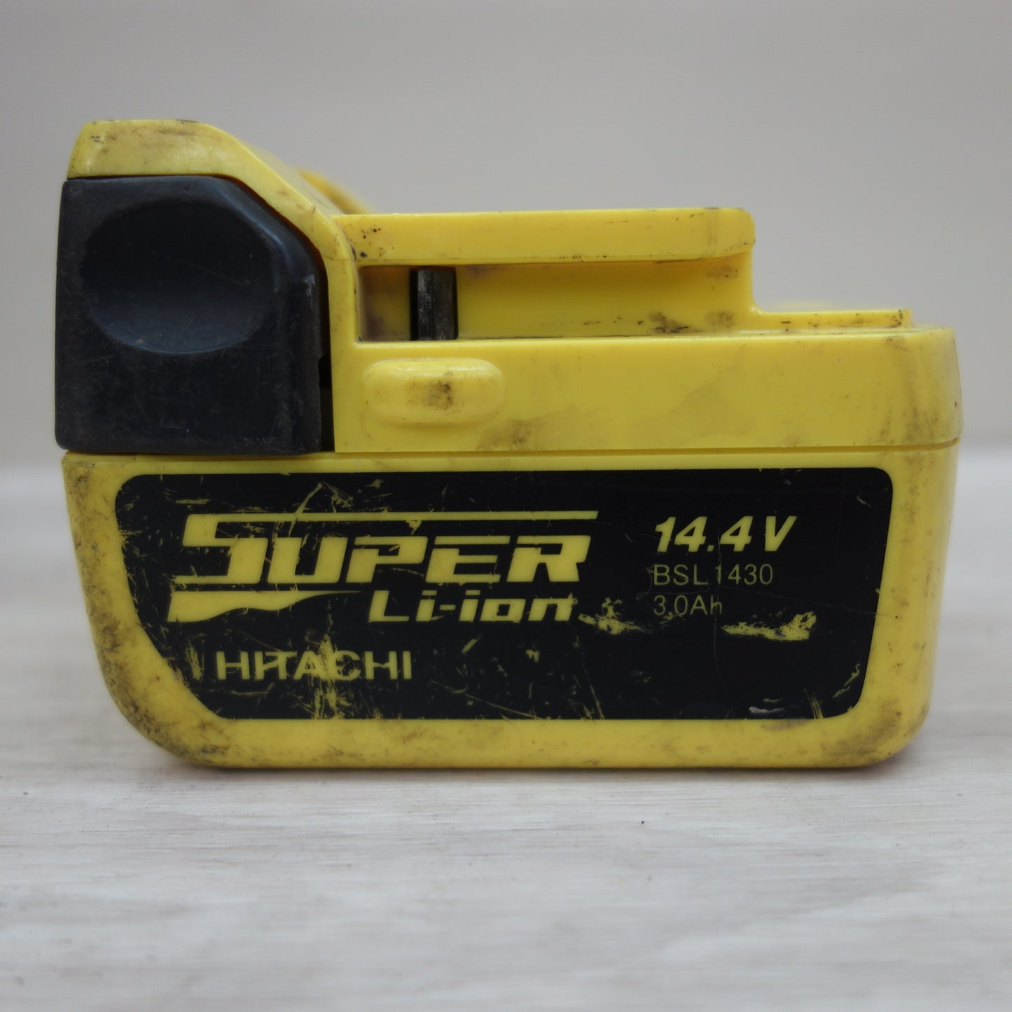 [送料無料] バッテリー2個付☆日立 コードレス インパクトドライバ WH14DBAL 電動 工具 充電器 UC14YSL☆