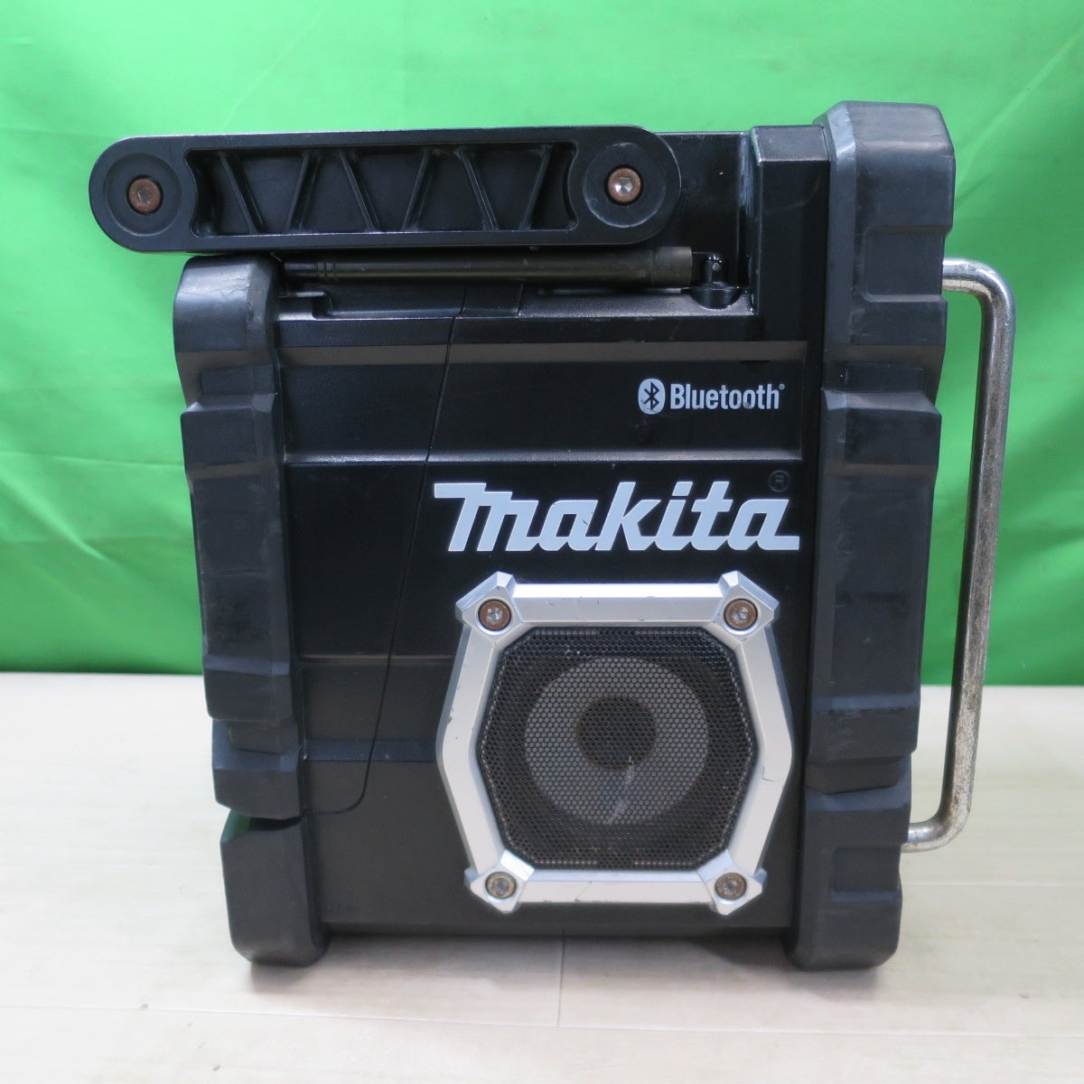 [送料無料] ☆マキタ 充電式 ラジオ MR106 Bluetooth搭載 makita コードレス 現場 作業 キャンプ 工事 等 本体のみ☆