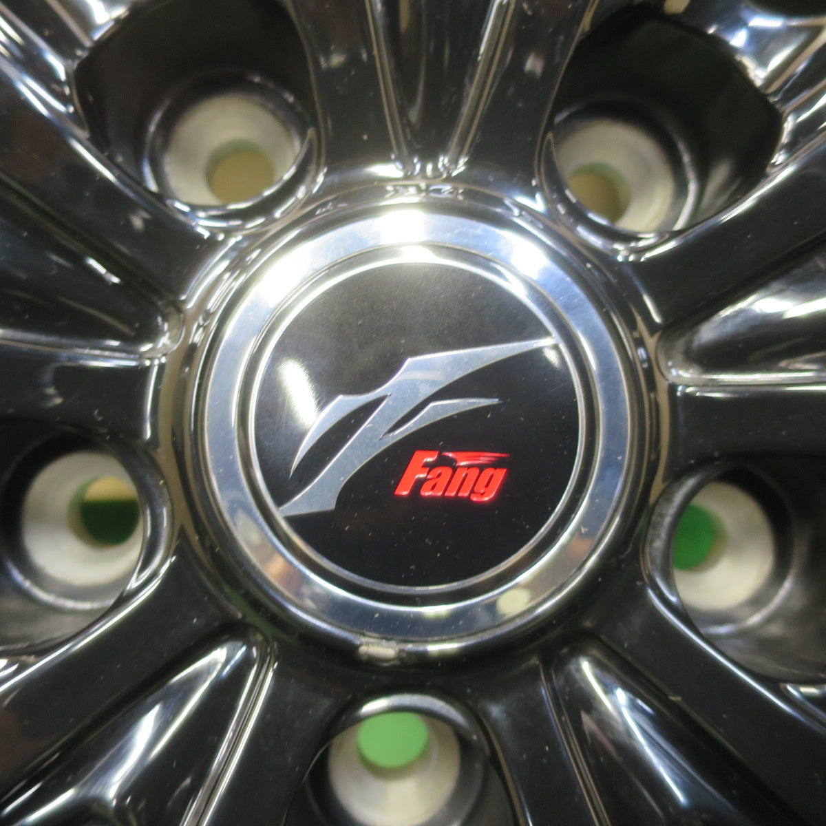ほぼ未使用！22年！キレイ◎スタッドレス 205/60R16 ダンロップ ウインターマックス WM02 Fang ファング 16インチ PCD114.3/5H◎6071302イス