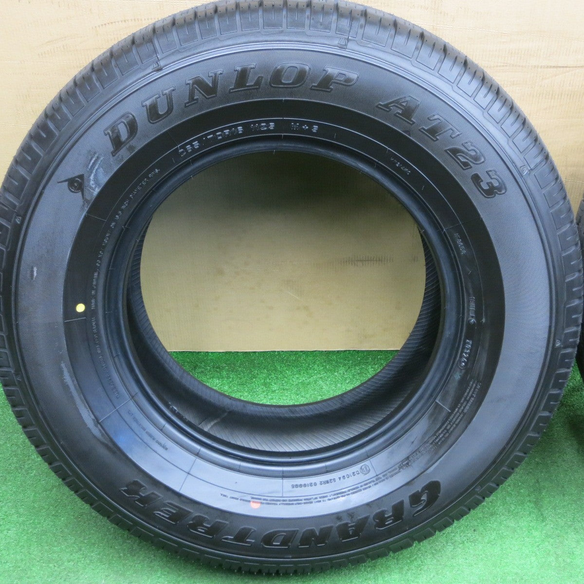 新車外し！26年★265/70R16 ダンロップ グラントレック AT23 タイヤ 16インチ ランクル 70 プラド ハイラックス サーフ 等★6021805NKノタ