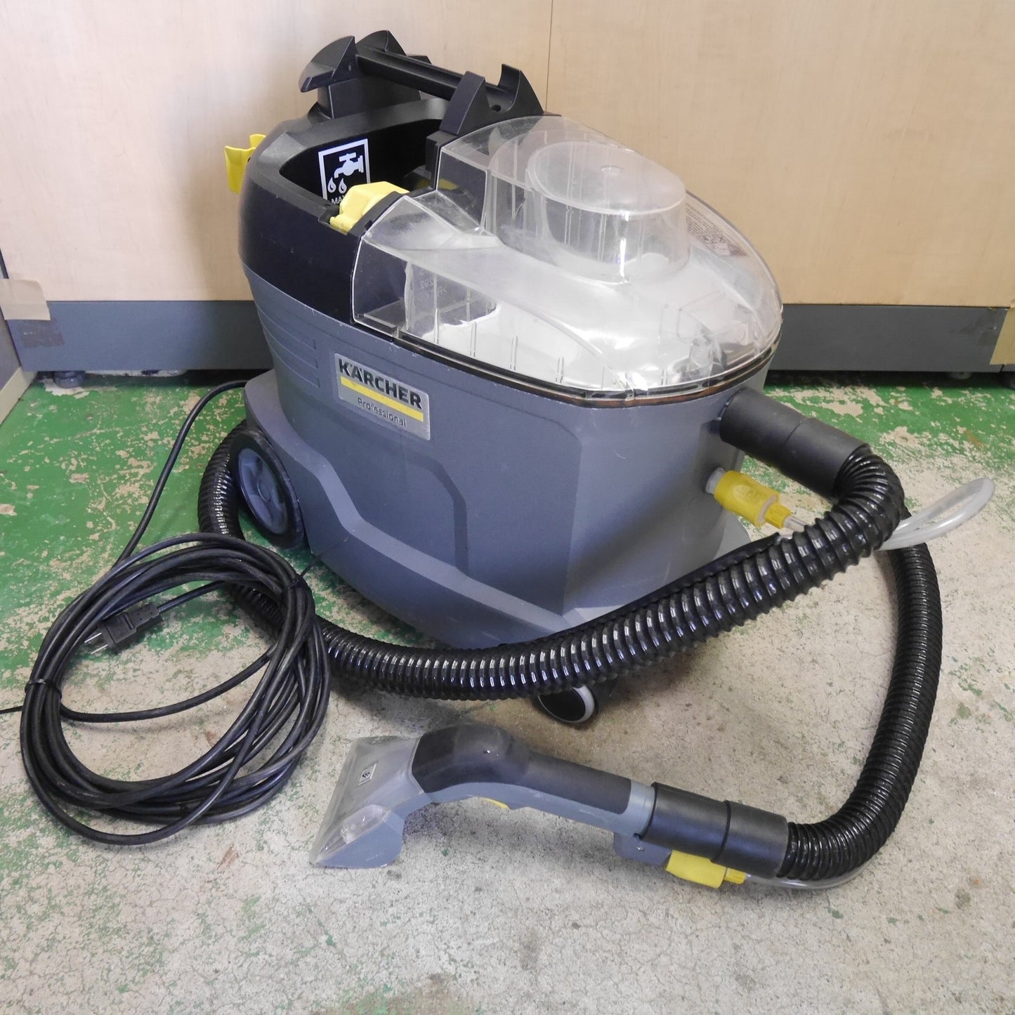 [送料無料] ☆KARCHER カーペット リンス クリーナー Puzzi 8/1 業務用 清掃 掃除 ケルヒャー☆