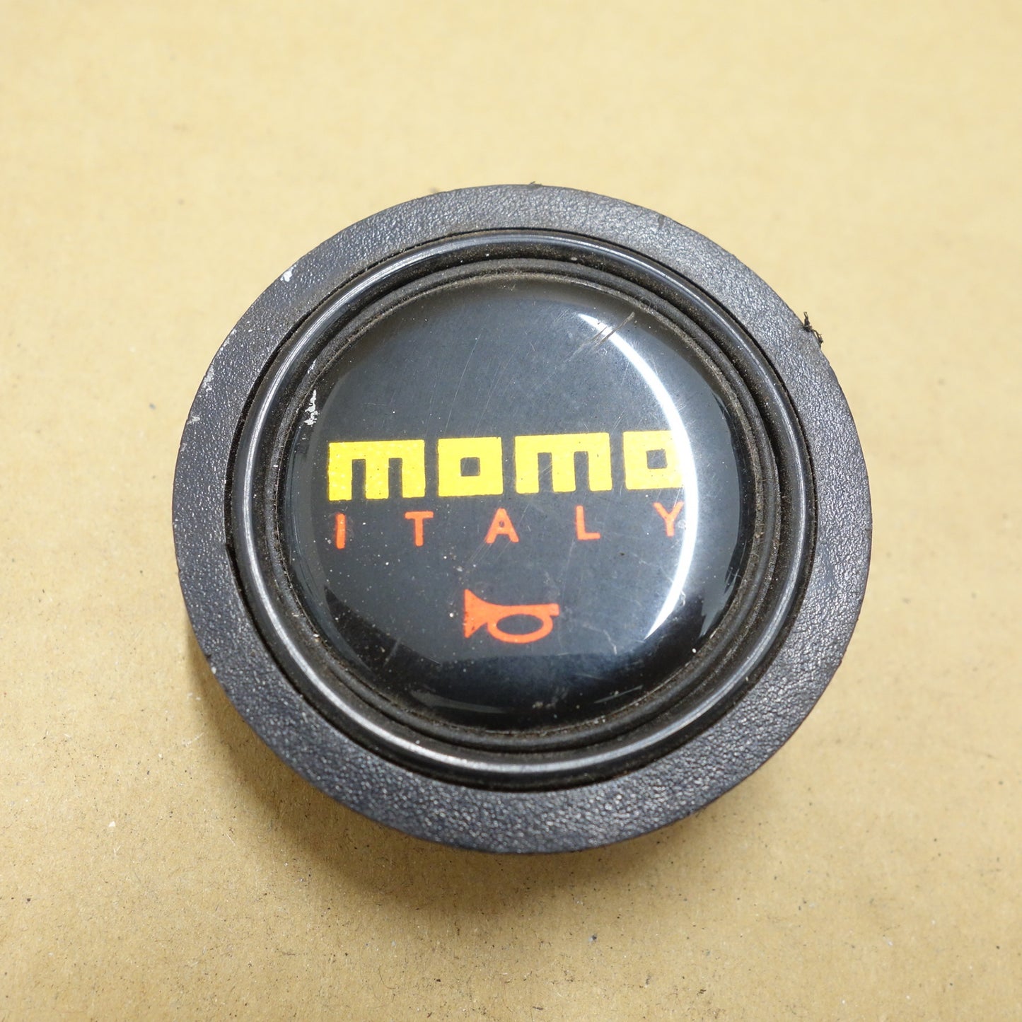 [送料無料] ◆MOMO ステアリング ボス ホーン ボタン モモ ハンドル BOSS 現状品◆