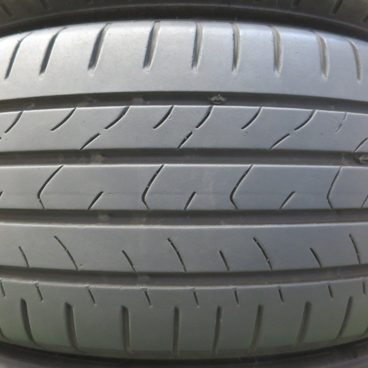 バリ溝！23年！キレイ！8.5分★ボルボ XC40 純正 235/50R19 ネオリン NEOSPORT S2 19インチ PCD108/5H★6052904イノ