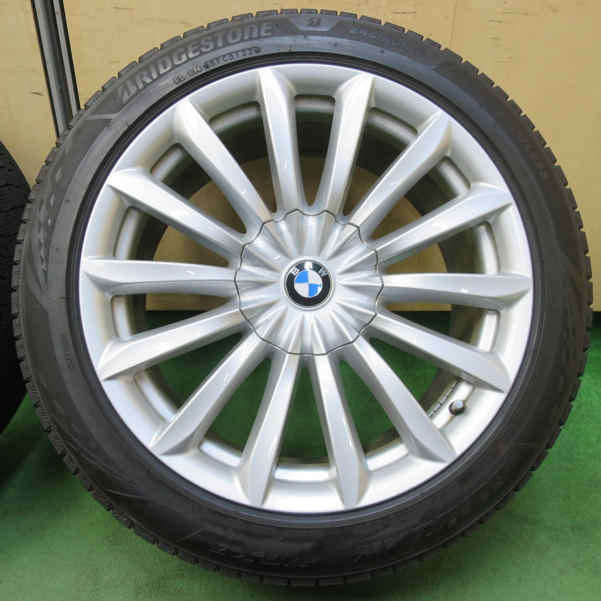 バリ溝！22年！9分★BMW 7シリーズ G11 G12 純正 245/45R19 275/40R19 スタッドレス ブリヂストン ブリザック VRX3 19インチ PCD112/5H★5042611イス