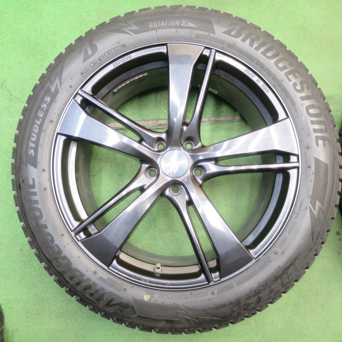 センサー付！バリ溝！9分★レクサス 等 235/55R20 スタッドレス ブリヂストン ブリザック DM-V3 SUVENCER サヴェンサー 20インチ PCD114.3/5H★6052501NJス