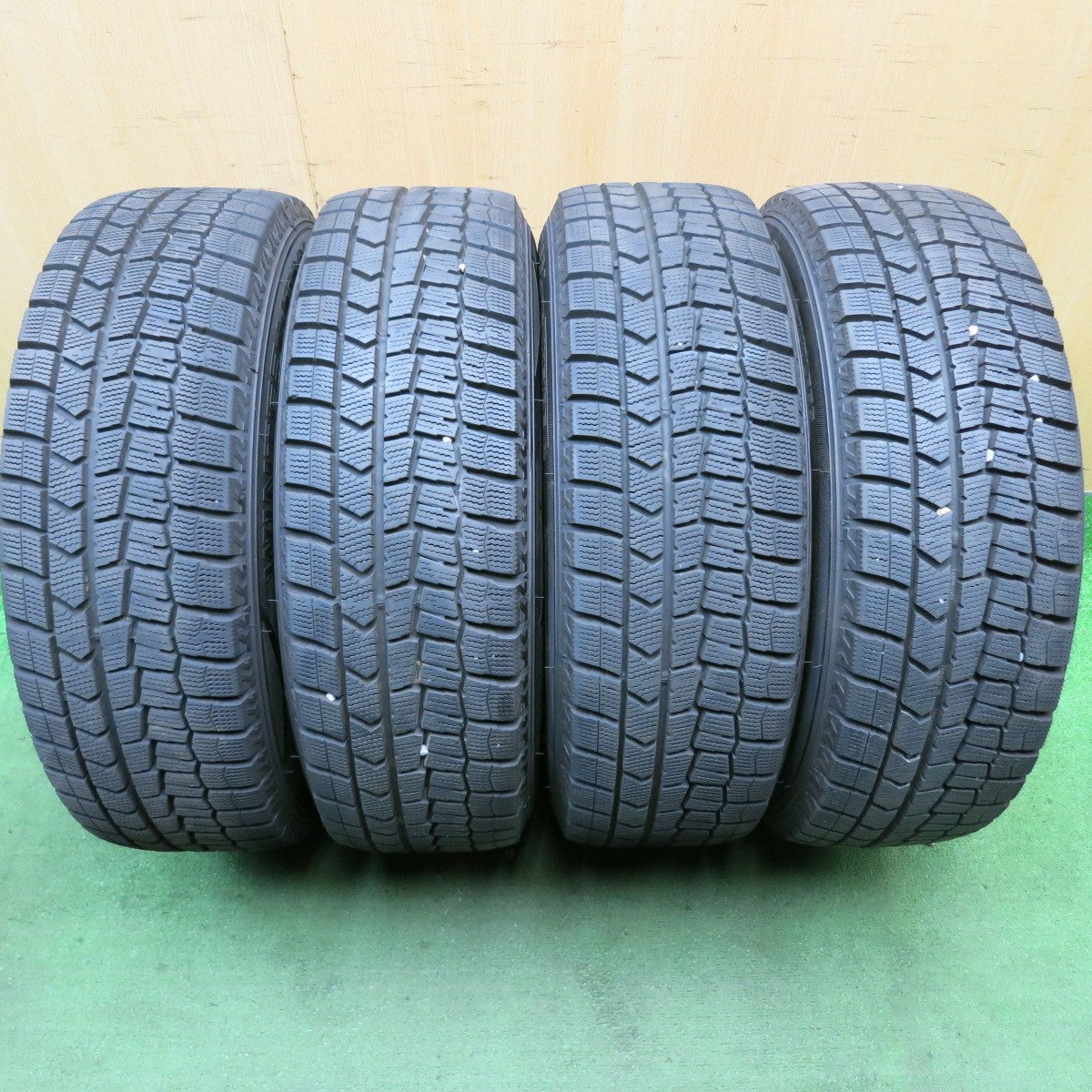 バリ溝！23年！キレイ！9.5分★プリウス 等 185/65R15 スタッドレス ダンロップ ウインターマックス WM02 ravrion RS01 ラブリオン 15インチ PCD100/5H★5072701HAス