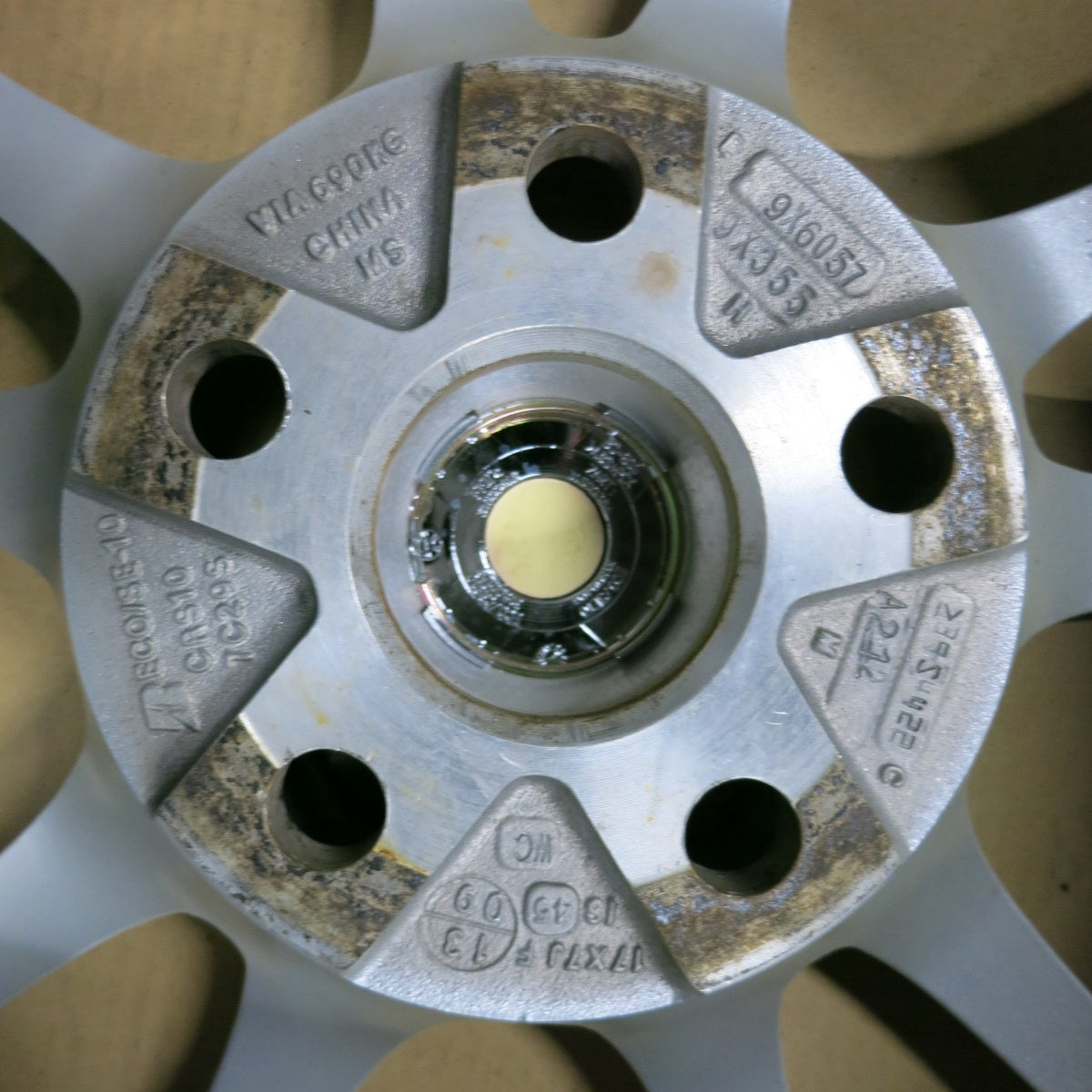 [送料無料] キレイ★ECO FORME エコフォルム 17インチ 社外 アルミ ホイール 17×7J PCD114.3/5H★5012803SYホ