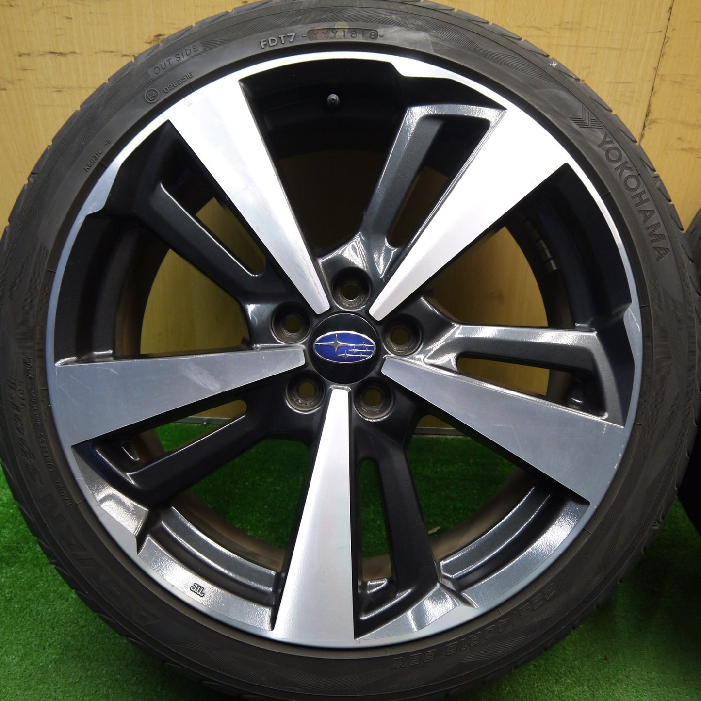 バリ溝！8.5分★スバル インプレッサ スポーツ 純正 225/40R18 ヨコハマ アドバン スポーツ V105 18インチ PCD100/5H★5043005Hノ