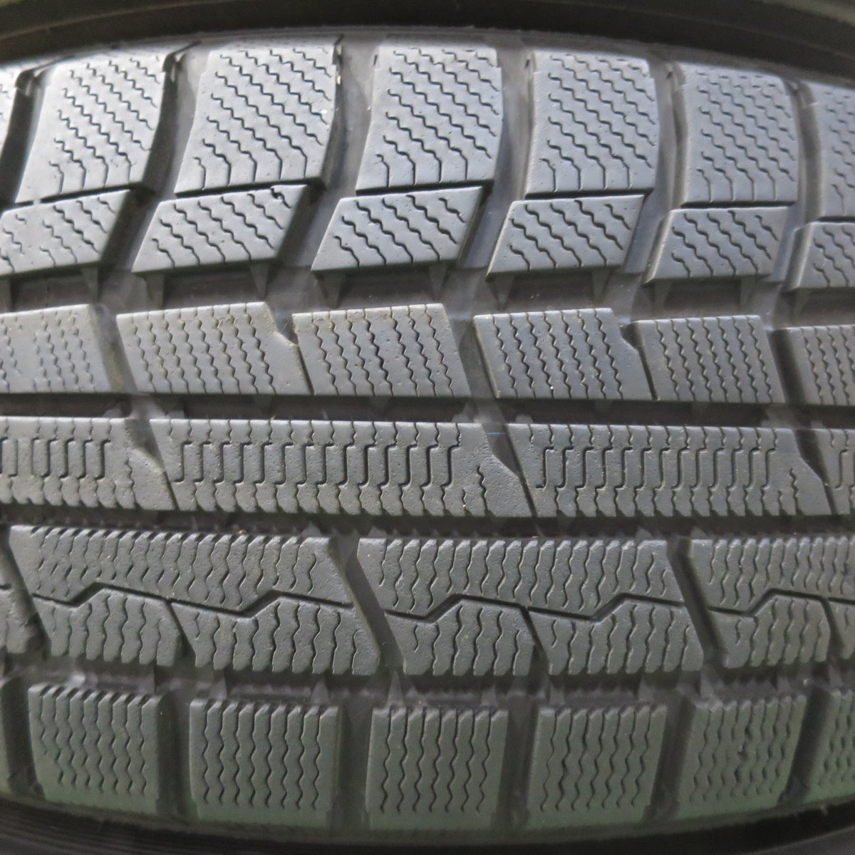 [送料無料] バリ溝！9.5分★スタッドレス 225/65R17 トーヨー ウインター トランパス TX JOKER ジョーカー 17インチ PCD114.3/5H★5031411イス