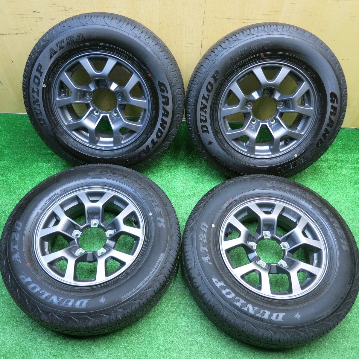 新車外し！23年★スズキ JB74 ジムニーシエラ 純正 195/80R15 ダンロップ AT20 グラントレック 15インチ PCD139.7/5H★5102306HAノ