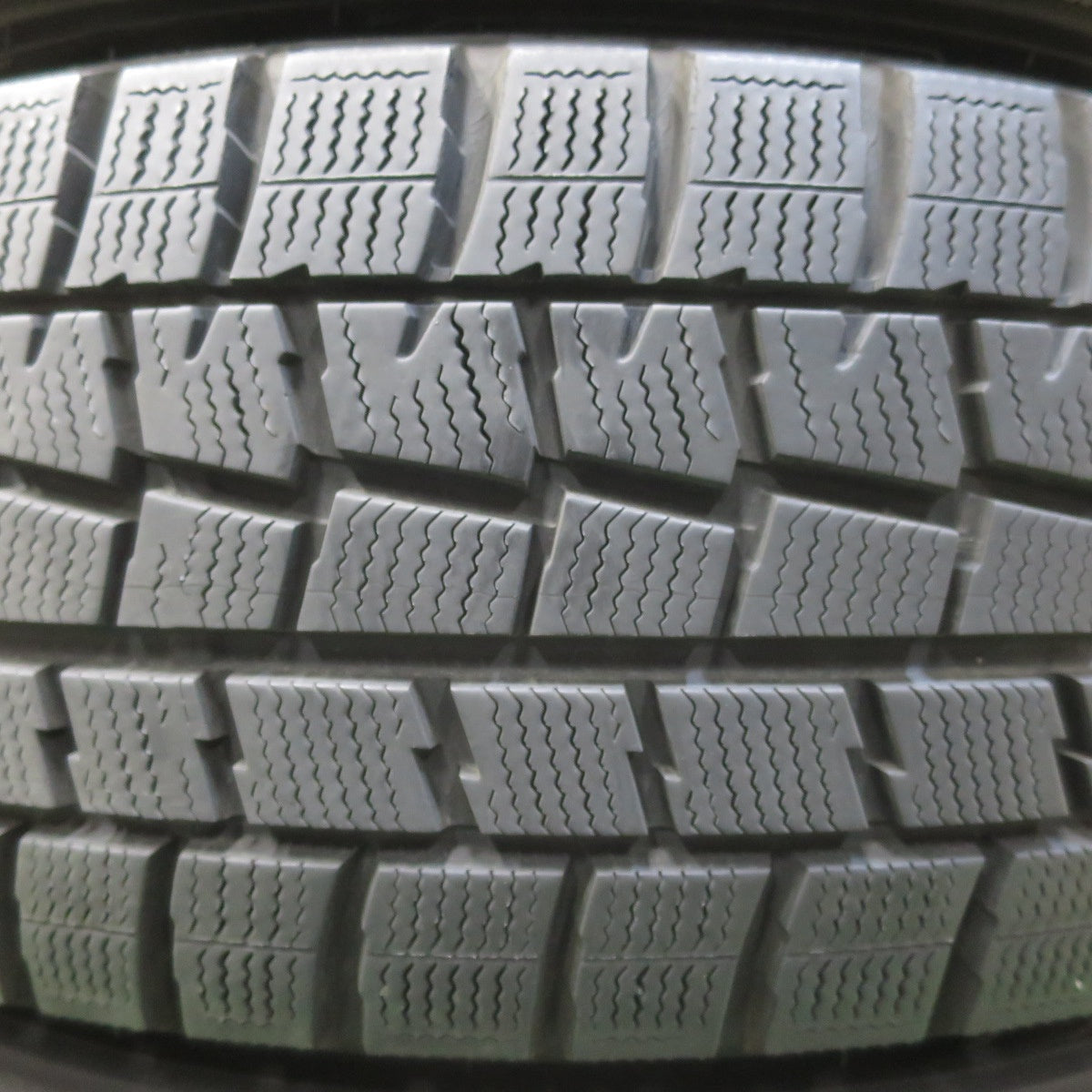 バリ溝！9.5分★スタッドレス 215/60R17 ダンロップ ウインターマックス WM01 VIOLENTO ヴィオレント 17インチ PCD114.3/5H★6012006イス