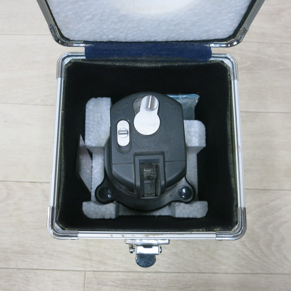 [送料無料] ◆タジマ オート レーザー 縦・横 墨出し器 AL-TY3 受光器なし ケース付き 墨出器 TAJIMA◆