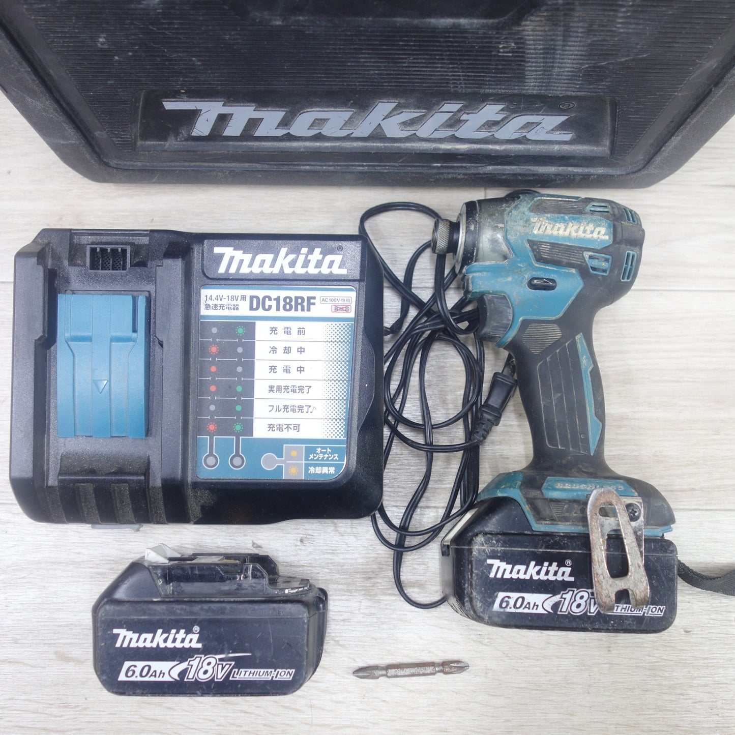 [送料無料] バッテリー2個付◆マキタ 充電式 インパクトドライバ TD173D 電動 工具 コードレス 18V makita◆