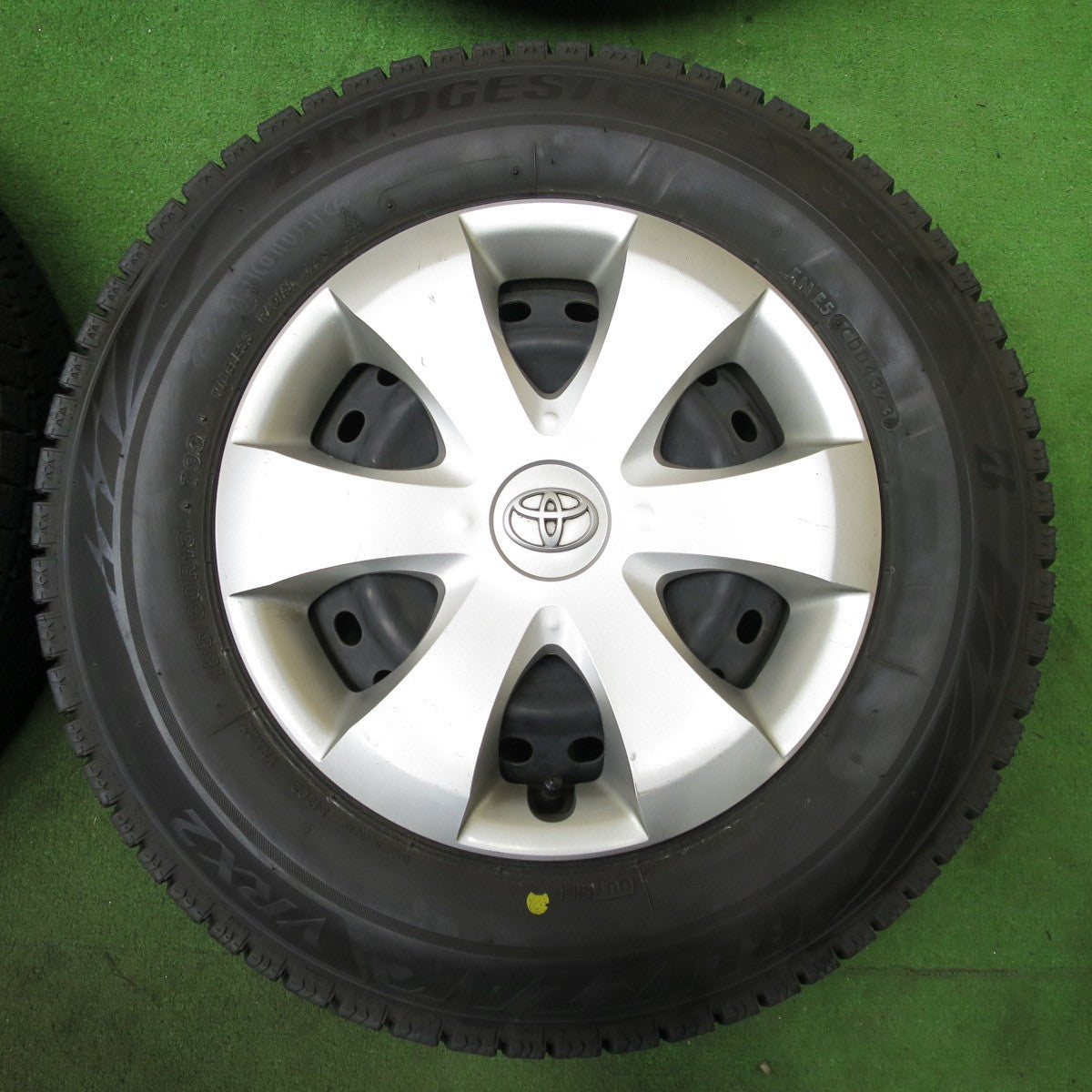 バリ溝！23年！9分★トヨタ パッソ ヴィッツ 等 純正 スチール 155/80R13 スタッドレス ブリヂストン ブリザック VRX2 13インチ PCD100/4H★6030201ナス